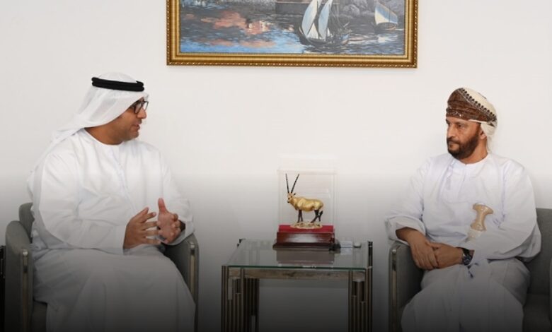 رئيس لجنة حقوق الإنسان العمانية يلتقي نظيره الإماراتي