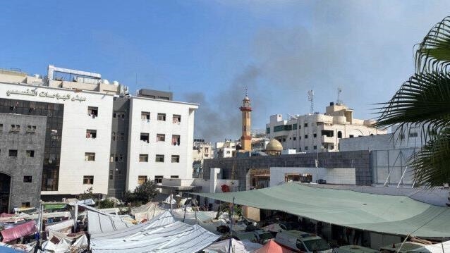 مشهد مرعب ومريع – اخلاء مجمع الشفاء الطبي في غزة بعد تهديدات الاحتلال