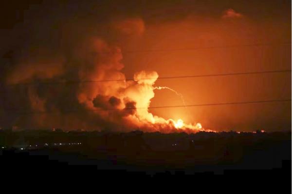 سلطنة عمان تدين بقوة استئناف الهجمات على غزة